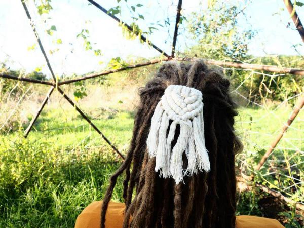 Makramee für`s Haar die zweite haarklammer, dreads, dreadfarm, dreadkult, kupfer, kupferschmuck, hippie, hippieschmuck, gypsy, gypsyschmuck, goa, goaschmuck, elfen, elfenschmuck